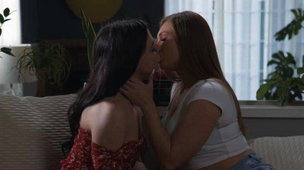 Busty blonde licked by friend and squirt on breastful.com