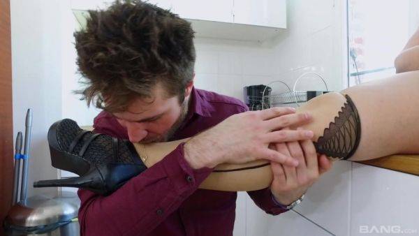 Busty mature mom fitted with young inches to hit her G spot on breastful.com