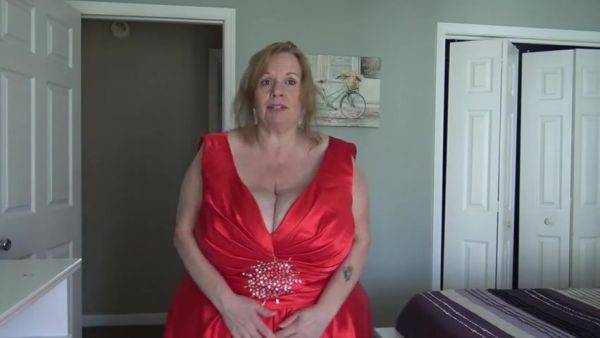 Suzie 44K Busty Milf Fantasies on breastful.com