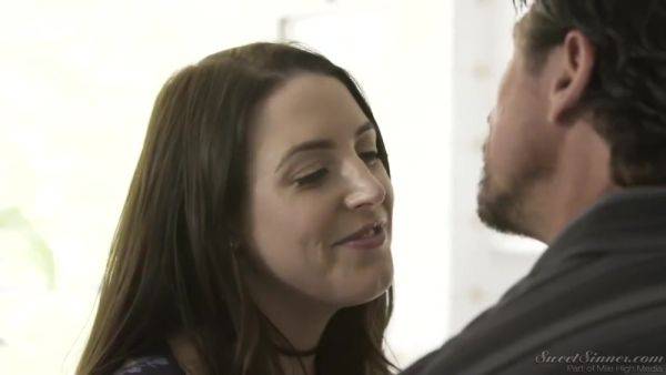 Tommy Gunn - Busty Young Lady Surprising Sex Video on breastful.com