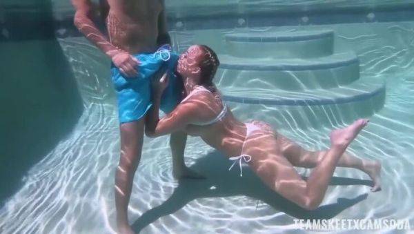 Alexis Monroe: Wet & Busty on breastful.com