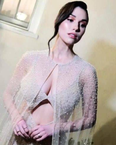 Busty brunette solo masturbation on breastful.com