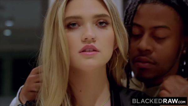 Busty Blonde Takes On Bbc With Große Titten on breastful.com