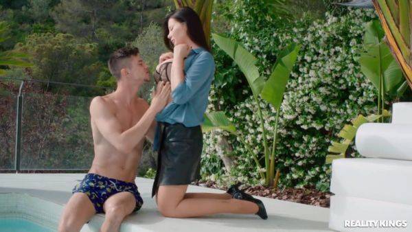 Beautiful Busty Milf Breathtaking Xxx Clip on breastful.com