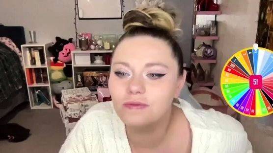 Webcam busty blonde stripped covered by oil anal masturbate on breastful.com