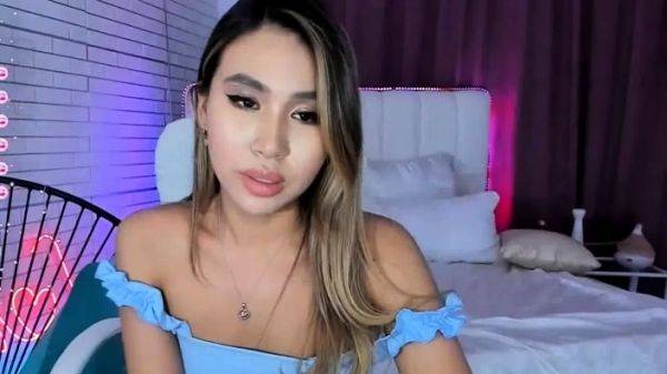 Super hot busty and booty asian teen webcam teasin - Japan on breastful.com