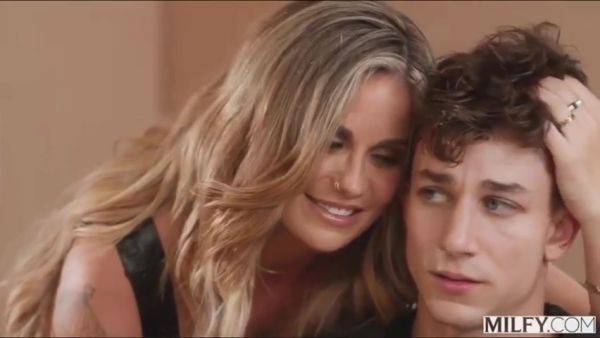 Abby Rose - Busty Milf Cant Stop Squirting In Hd on breastful.com