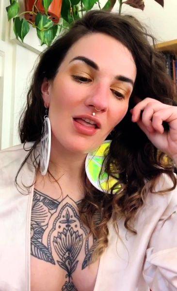 Amateur busty brunette masturbates and does hand job on breastful.com