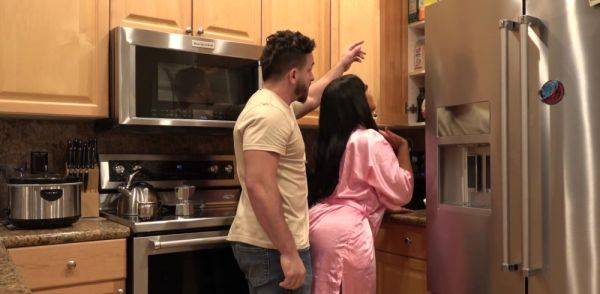 Videos/MyPervyFamily - Busty Stepsister Seduct on breastful.com