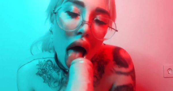 Curvy Busty Blonde Student Demonstrates Her Slutty Skills On the Fuck-machine Dildo on breastful.com