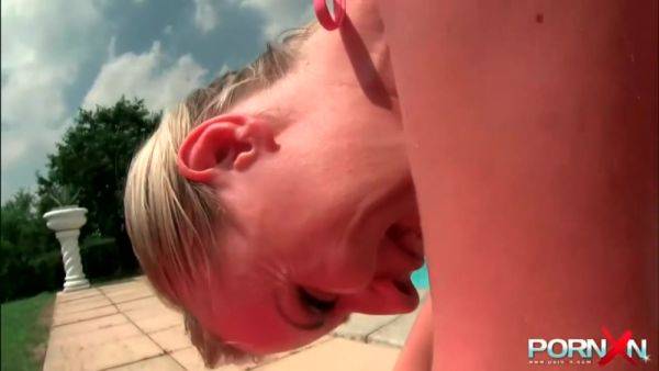 Busty babe fisting - PornXN on breastful.com