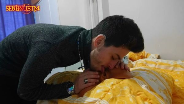 土耳其继兄妹在私密卧室中跨越禁忌界限 - Turkey on breastful.com