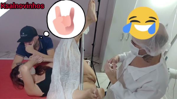 黑发妻子戴塑料袋头套接受医生会诊式妇科检查 on breastful.com