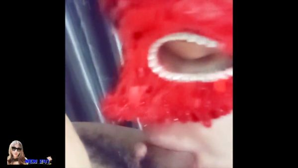 年轻金发女在激烈口交中吞下口中射精 on breastful.com