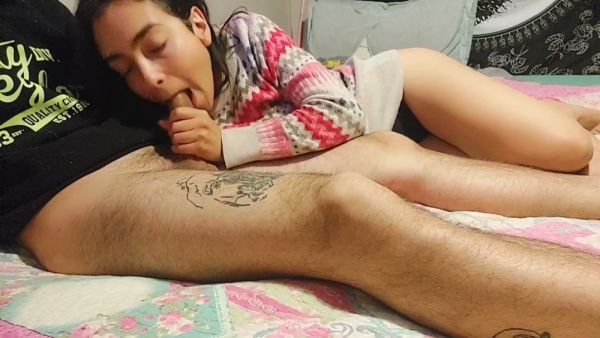 Chilean college woman gives a deep blowjob to her tattooed partner on breastful.com