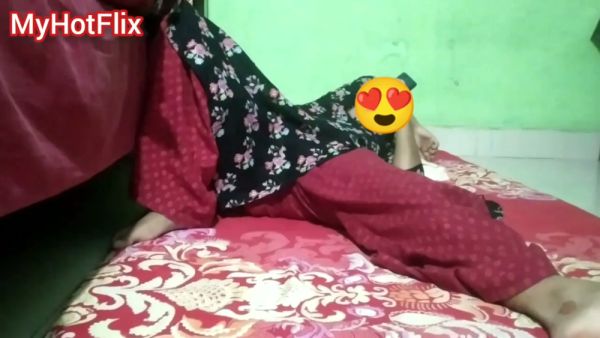 Passionate hotwife takes creampie from her partner on a floral bed on breastful.com