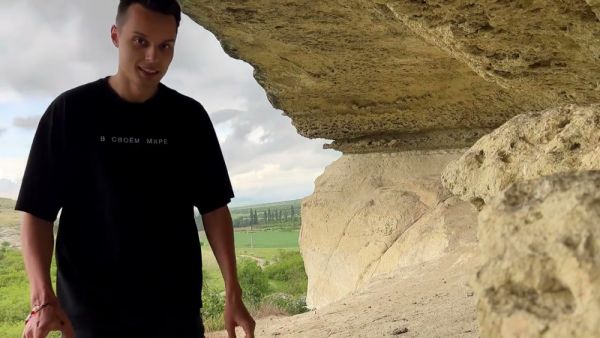 Brown-haired woman with big ass gets deep throat in rocky cave during hike on breastful.com