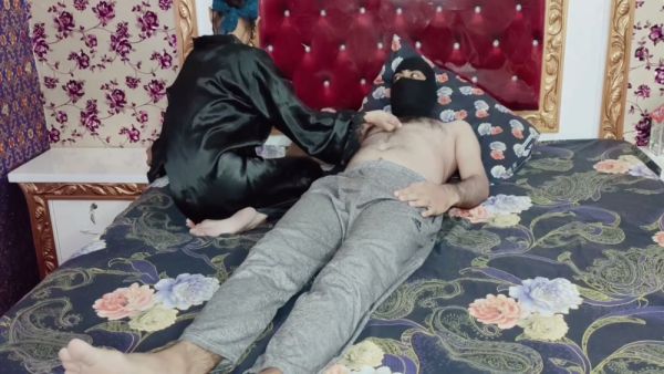 Oiled Arab man receives anal from Pakistani masseur after full-body massage - Pakistan on breastful.com