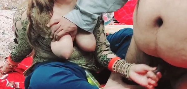 Boobs Busty Indian Bhabhi Fucked By Property Dealer At Farm House With Hindi Voice - India on breastful.com