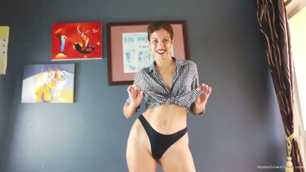 Amateur brunette Julia takes it deep in high heels on breastful.com