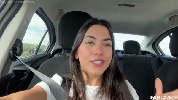 Argentinian reality vlogger captures a private bathroom selfie in Buenos Aires - Argentina on breastful.com