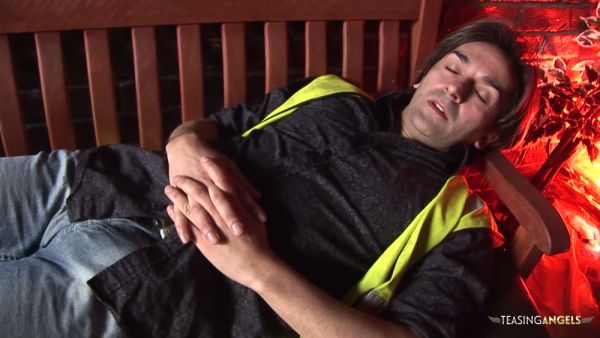 Construction worker pins dark-skinned beauty to the bench under red lights on breastful.com