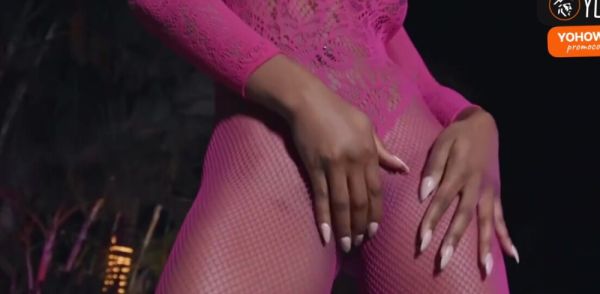 Busty dark-hued honey gets her enormous booty worshiped on breastful.com