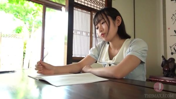 Young Asian woman exposes herself during an uncensored casting session in a traditional Japanese room - Japan on breastful.com
