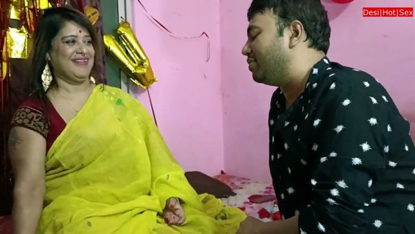 Neighbor's quiet visit turns into a CFNM encounter in a colorful bedroom - India - Egypt - North Korea on breastful.com