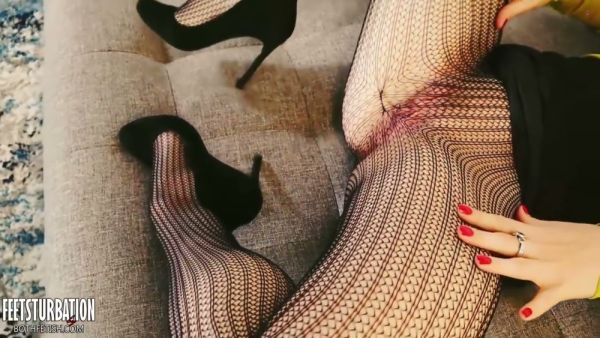 Curvy brunette in fishnets takes anal from her partner before a cumshot on breastful.com