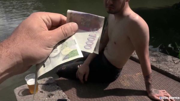 Czech man takes cash and gives head under the trees - Czech Republic on breastful.com