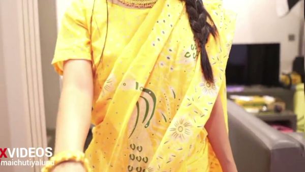 Indian schoolteacher in yellow dress pleasured by student with passionate pussy licking - India on breastful.com