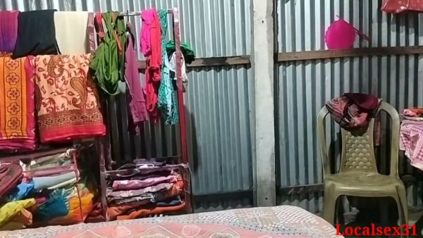 Indian village girlfriend takes charge of her city boyfriend in a modest room - India on breastful.com