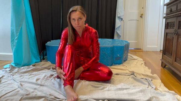 Messy art session with a brunette MILF behind the scenes on breastful.com