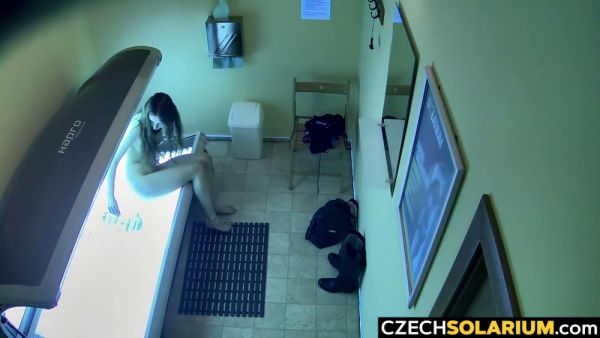 Young brunette caught masturbating alone in a tanning bed - Czech Republic on breastful.com