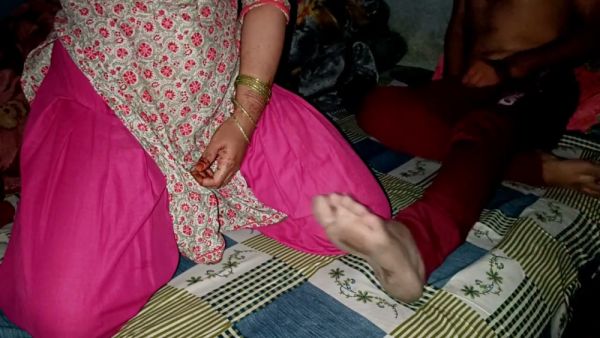 Indian bhabhi takes her devar's full length deep in her throat - India on breastful.com