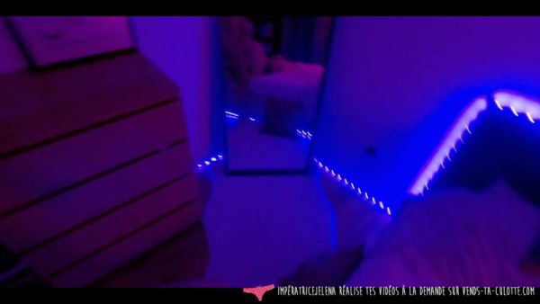 Blonde in black bra explores her body with an inflatable toy under LED lights - France on breastful.com