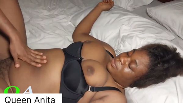 Voluptuous BBW shares steamy bathroom and bedroom moments with a well-endowed black man - India on breastful.com