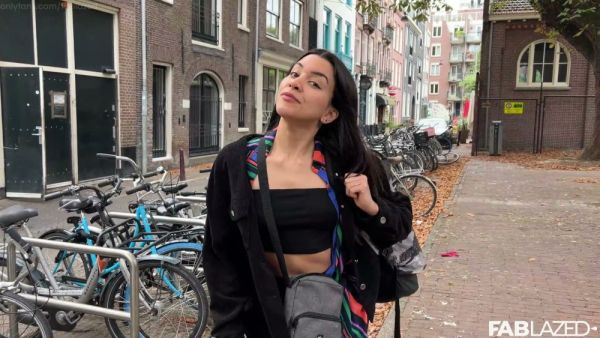 Travel vlogger shares a candid laundry room moment during her Europe trip on breastful.com