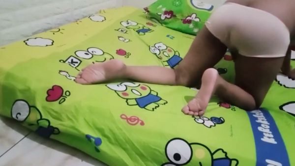 Indonesian woman caught in passionate cheating moment on cartoon bed - Indonesia on breastful.com