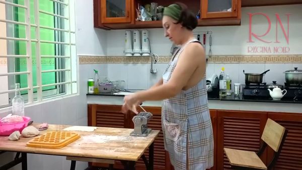 Italian maid Regina cooks naked on webcam in a resort kitchen - Italy on breastful.com
