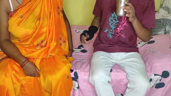 Indian maid rides her master in rough cowgirl on a Mickey Mouse bed - India on breastful.com