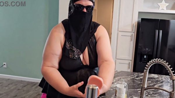 Masked BBW in black leather ninja gear spreads wide on the kitchen counter for rough sex and pissing on breastful.com