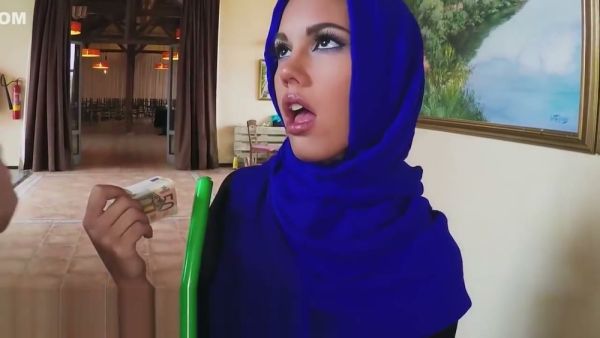 Young Arab woman in hijab accepts cash from boss before mounting him on the office bed - Iran on breastful.com