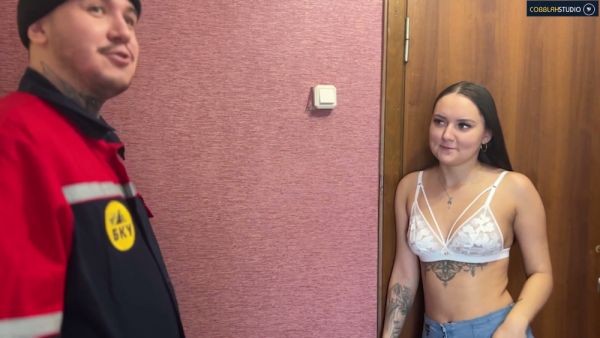 Delivery man gets more than he expected from a lonely housewife - Ireland - India - Japan - Germany - France - Italy - Spain - Canada - Australia - Singapore - Usa - Netherlands on breastful.com