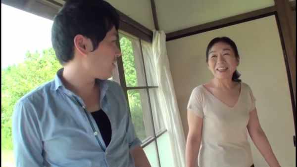 Japanese wife takes control in traditional home with bold fingering and riding - Japan on breastful.com