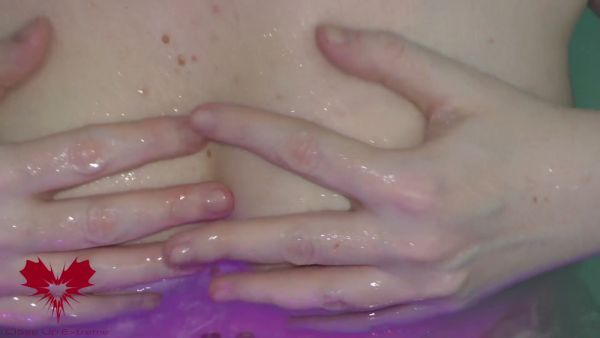 German dominatrix gives a powerful titjob in a beachside hot tub - Germany on breastful.com