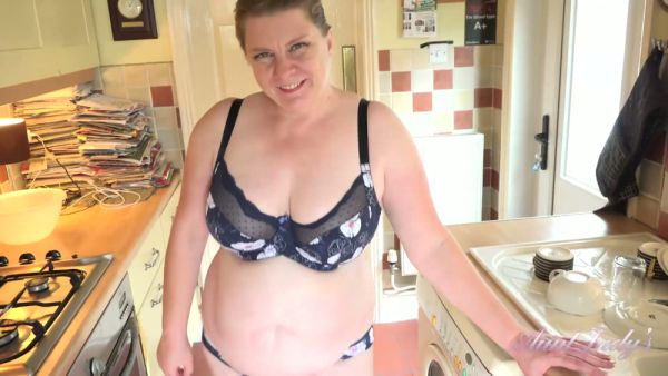 Voluptuous housewife Rachel takes him deep in the kitchen with her big natural tits on display - Britain on breastful.com