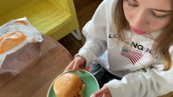 Russian woman in hoodie goes from burger to handjob and facial in the kitchen - Russia on breastful.com